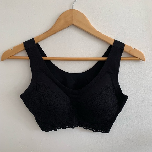 Black bralette - Picture 1 of 3